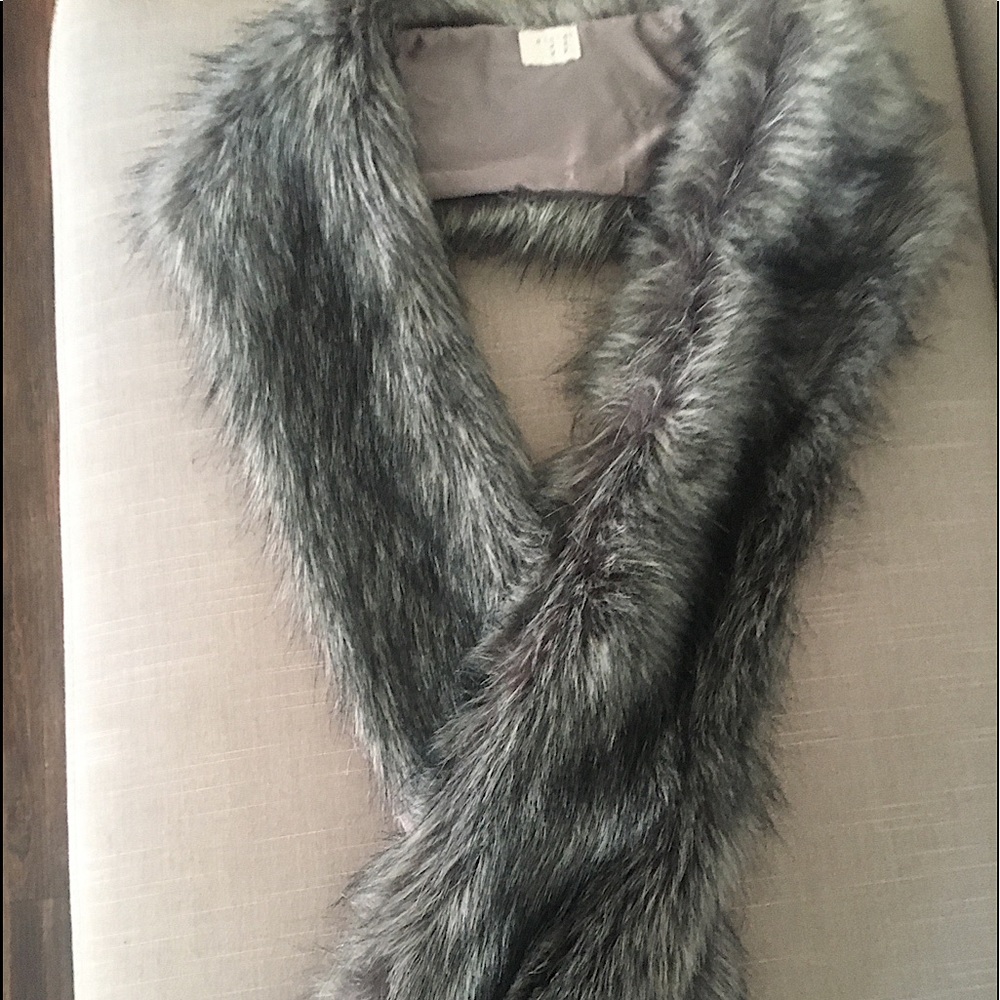 Gray faux Fur Scarf- never used!